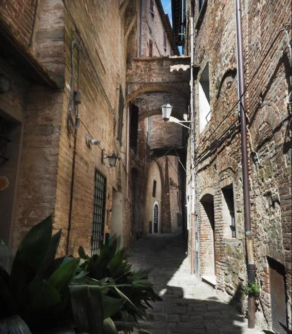 Azzi B&B Comfortably, In The Quietness Of The Perugia Historical Centre 외부 사진